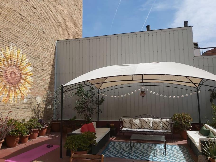 Small Room In Sants With Huge Terrace Barcelona Ngoại thất bức ảnh